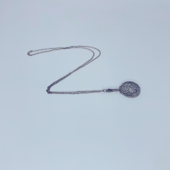 REGALROSE Victorian Inspired Mini Vanity Hand Mirror Necklace - Picture 4 of 4